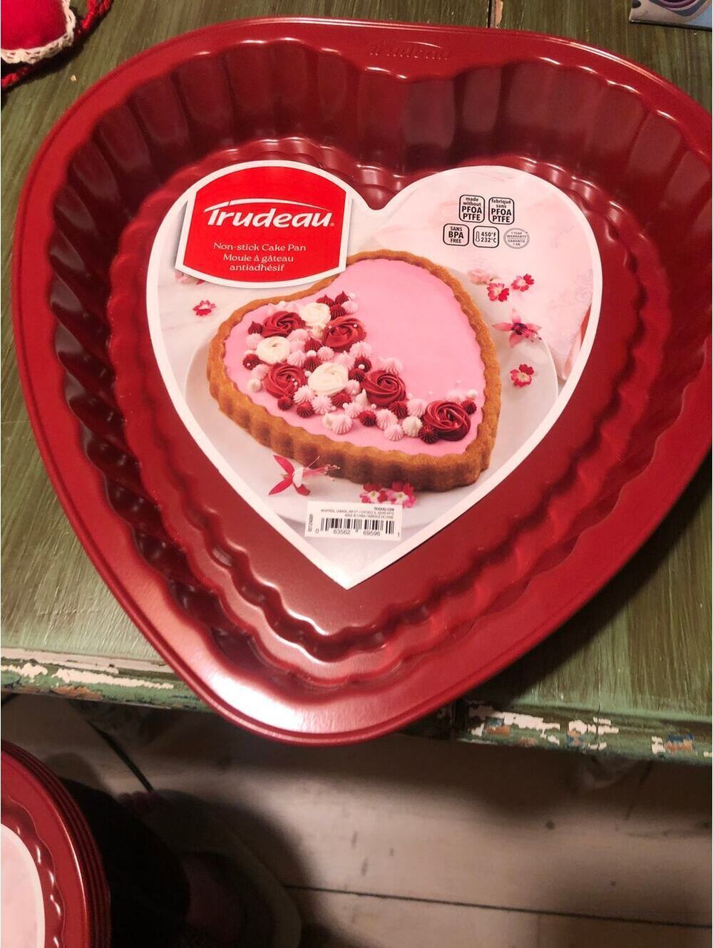 Trudeau NEW Red Heart Shaped Non-stick Cake Pan 9" Valentine's Day